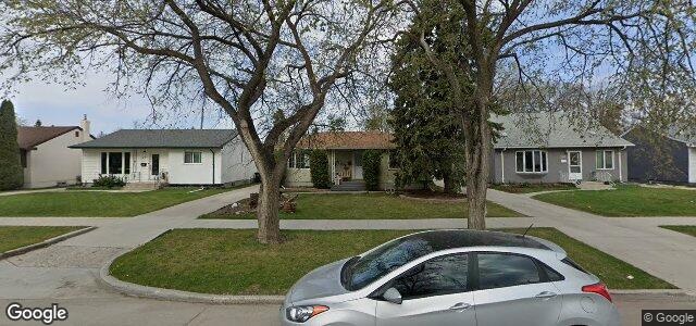 Larawan ng 260 Strathmillan Road sa Winnipeg, Manitoba