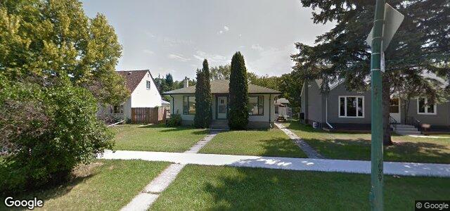 Photo of 271 Strathmillan Road in Winnipeg, Manitoba