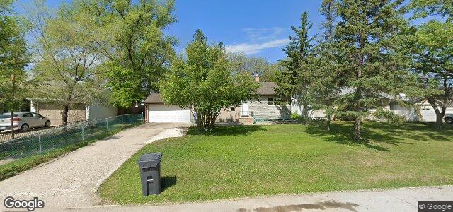 Larawan ng 412 Strathmillan Road sa Winnipeg, Manitoba