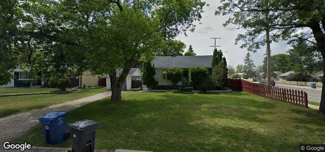 Larawan ng 450 Strathmillan Road sa Winnipeg, Manitoba