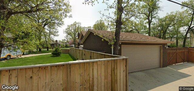 Larawan ng 1473 Wellington Crescent S sa Winnipeg, Manitoba