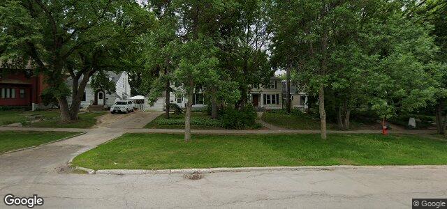 Larawan ng 1476 Wellington Crescent sa Winnipeg, Manitoba