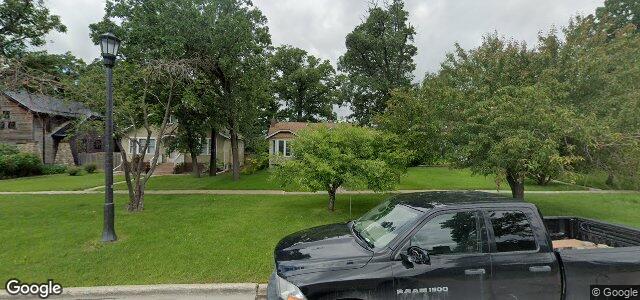 Larawan ng 1485 Wellington Crescent S sa Winnipeg, Manitoba