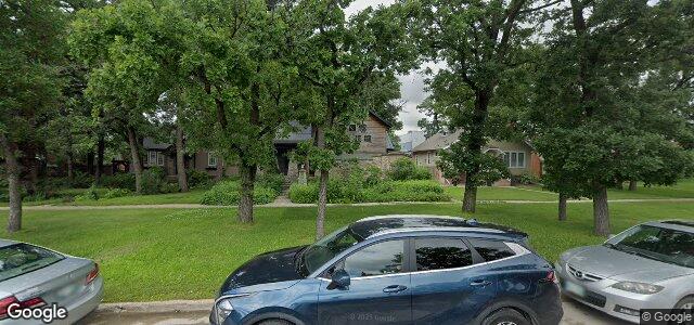 Larawan ng 1493 Wellington Crescent S sa Winnipeg, Manitoba