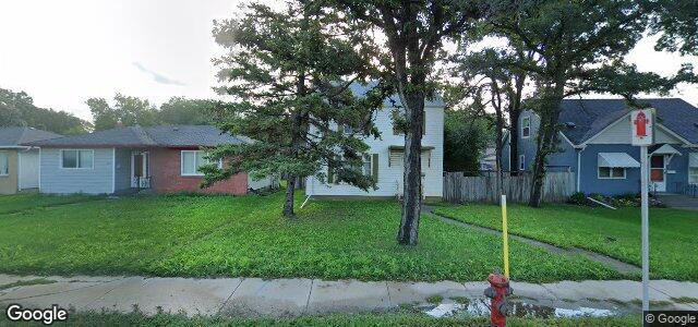 Larawan ng 174 Kenaston Boulevard sa Winnipeg, Manitoba