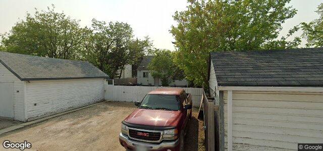 Larawan ng 200 Kenaston Boulevard sa Winnipeg, Manitoba