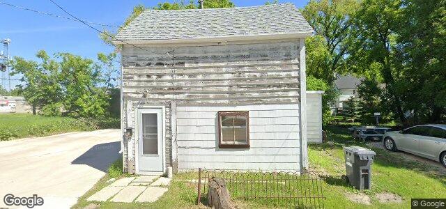 Larawan ng 42 Dewdney Avenue sa Winnipeg, Manitoba