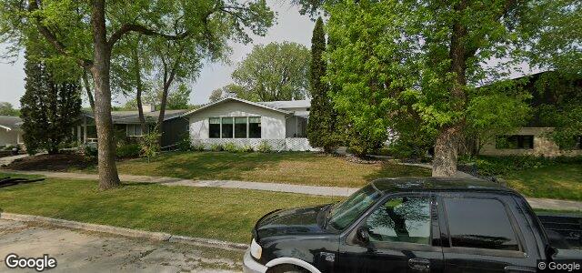 Photo of 1652 Mathers Bay W in Winnipeg, Manitoba