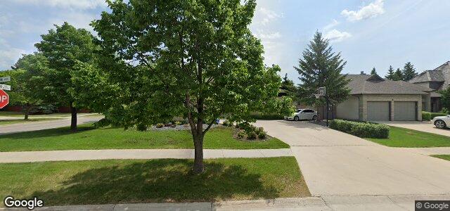 Larawan ng 2 Dumbarton Boulevard sa Winnipeg, Manitoba