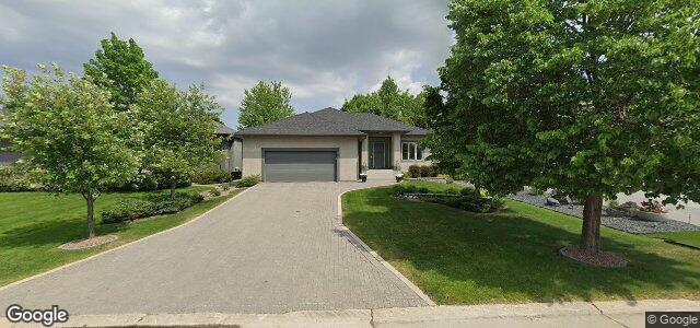 Photo of 203 Park Place W in Winnipeg, Manitoba