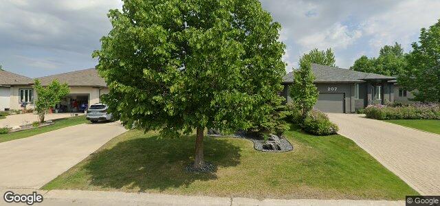 Larawan ng 211 Park Place W sa Winnipeg, Manitoba