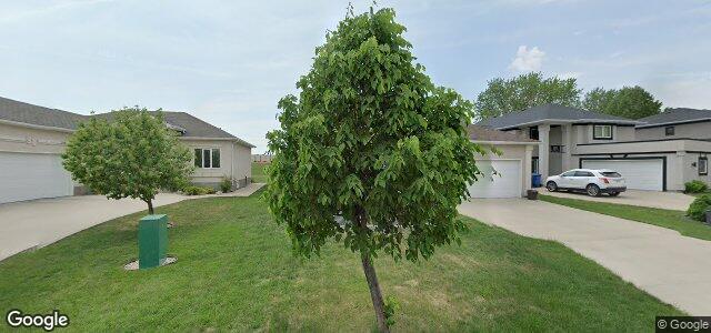 Photo of 92 Park Place E in Winnipeg, Manitoba