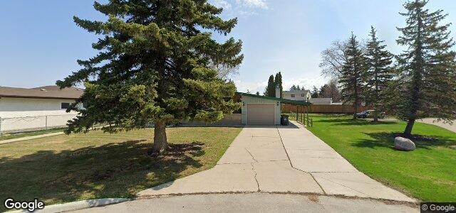 Larawan ng 100 Lake Park Drive sa Winnipeg, Manitoba