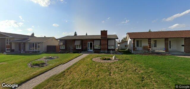 Larawan ng 11 Queensway Crescent sa Winnipeg, Manitoba