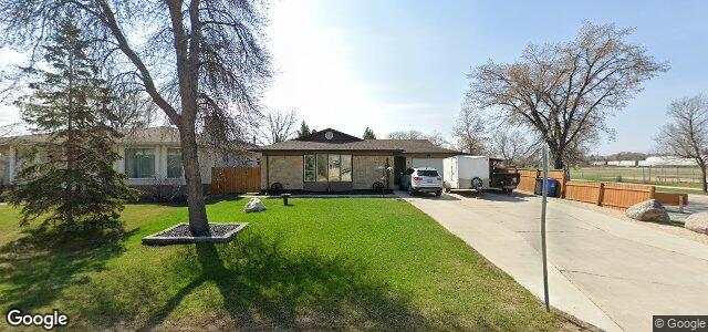 Larawan ng 2 Burntwood Crescent sa Winnipeg, Manitoba