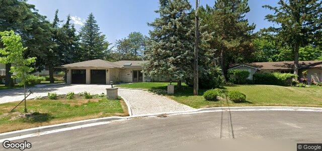 Larawan ng 2 Courtwood Place sa Winnipeg, Manitoba