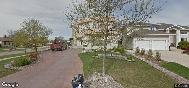 Larawan ng 2 Newcombe Crescent sa Winnipeg, Manitoba