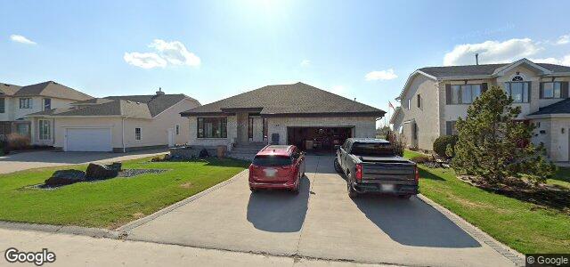Larawan ng 28 Newcombe Crescent sa Winnipeg, Manitoba