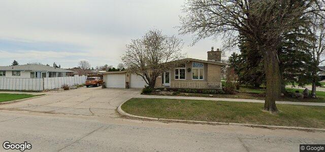 Larawan ng 3 Lake Park Drive sa Winnipeg, Manitoba