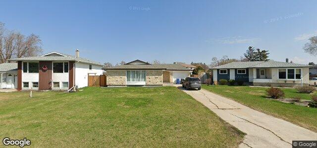 Larawan ng 35 Burntwood Crescent sa Winnipeg, Manitoba