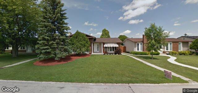 Larawan ng 35 Queensway Crescent sa Winnipeg, Manitoba
