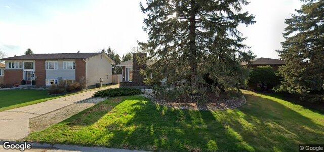 Larawan ng 68 Queensway Crescent sa Winnipeg, Manitoba