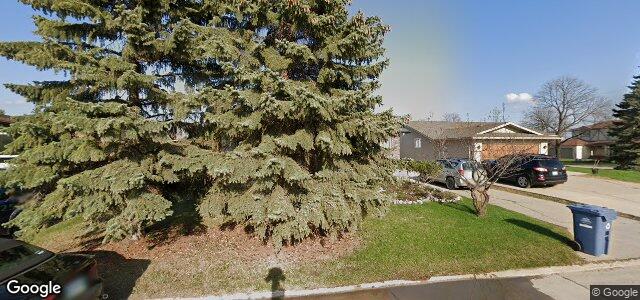 Larawan ng 75 Queensway Crescent sa Winnipeg, Manitoba