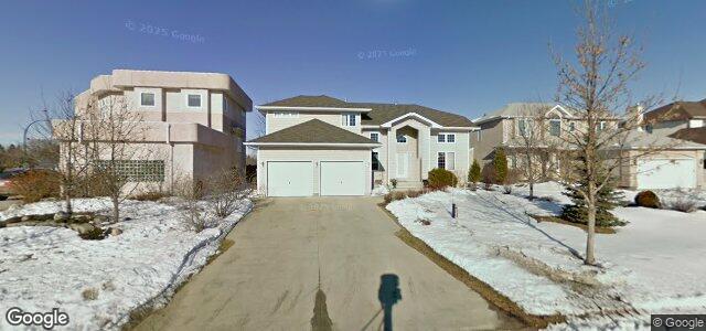Larawan ng 8 Newcombe Crescent sa Winnipeg, Manitoba