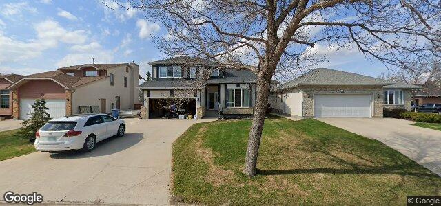 Larawan ng 121 Royal Park Crescent sa Winnipeg, Manitoba