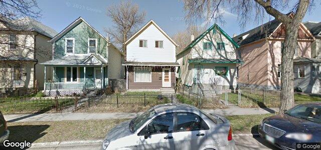 Larawan ng 656 Langside Street sa Winnipeg, Manitoba