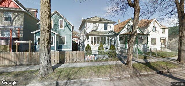 Larawan ng 672 Langside Street sa Winnipeg, Manitoba
