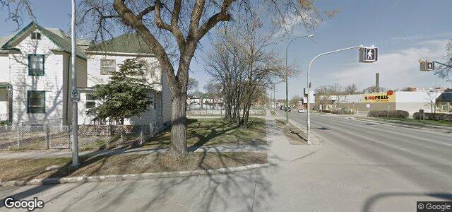 Larawan ng 690 Langside Street sa Winnipeg, Manitoba