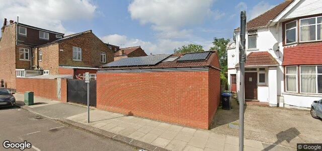 Larawan ng 111 Thurlby Road sa Winnipeg, Manitoba