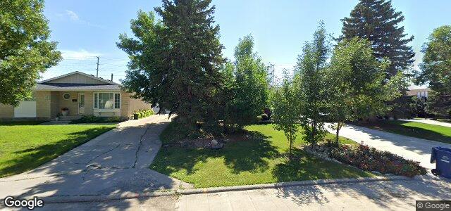 Larawan ng 15 St Moritz Road sa Winnipeg, Manitoba