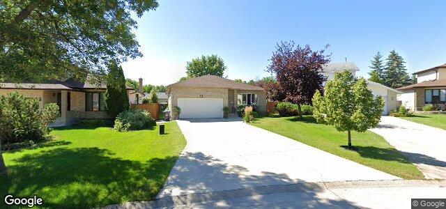 Larawan ng 18 Middlehurst Crescent sa Winnipeg, Manitoba