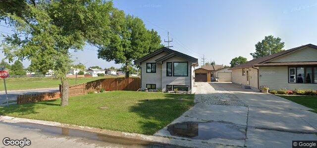 Larawan ng 2 Taunus Drive sa Winnipeg, Manitoba