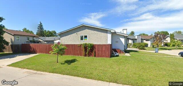 Larawan ng 207 Thurlby Road sa Winnipeg, Manitoba