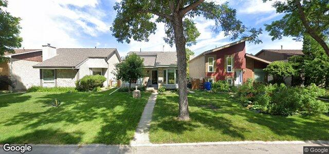 Larawan ng 35 Manthorne Avenue sa Winnipeg, Manitoba