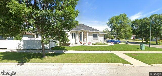 Larawan ng 4 John Huyda Drive sa Winnipeg, Manitoba