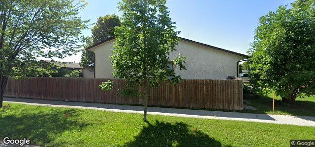 Larawan ng 51 Sunny Hills Road sa Winnipeg, Manitoba