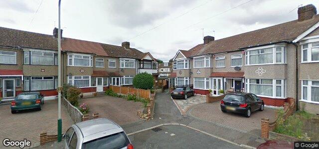 Larawan ng 10 Barton Avenue sa Winnipeg, Manitoba