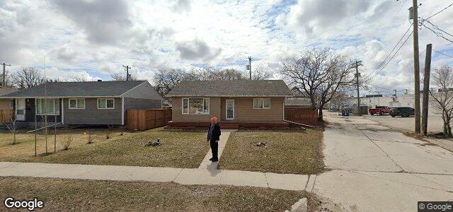 Larawan ng 10 Poplarwood Avenue sa Winnipeg, Manitoba