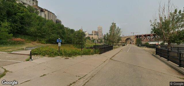 Larawan ng 102 Portland Avenue sa Winnipeg, Manitoba