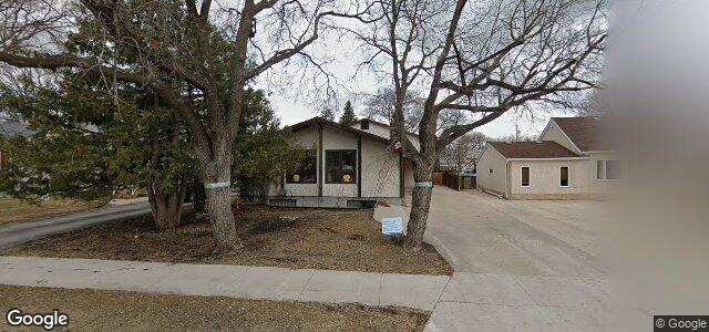 135 Berrydale Avenue（加拿大曼尼托巴省温尼伯市）房屋照片