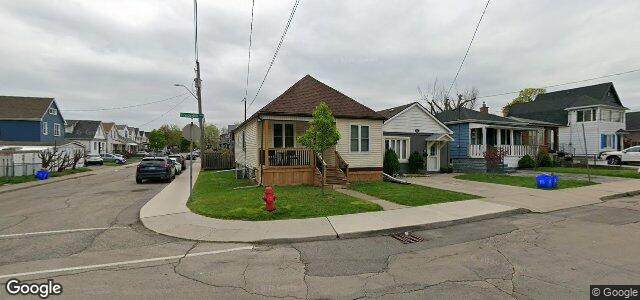 Larawan ng 16 Frederick Avenue sa Winnipeg, Manitoba