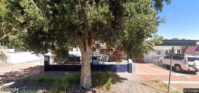 Larawan ng 2 Ashton Avenue sa Winnipeg, Manitoba