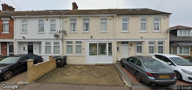 Larawan ng 32 Lennox Avenue sa Winnipeg, Manitoba