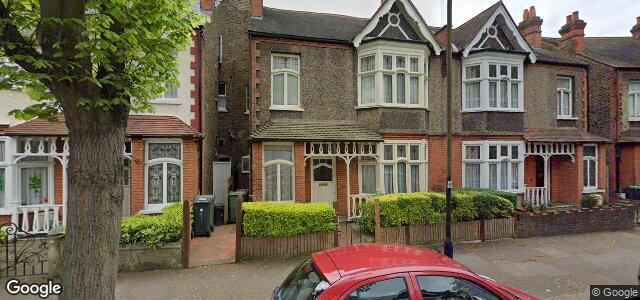 Larawan ng 44 Fernwood Avenue sa Winnipeg, Manitoba