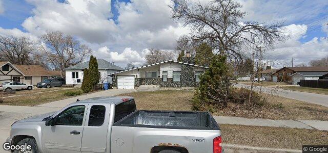 Larawan ng 93 Berrydale Avenue sa Winnipeg, Manitoba