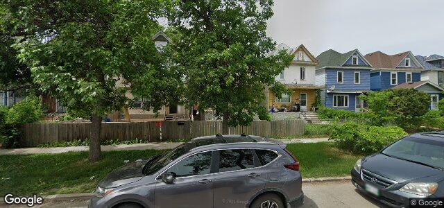 Larawan ng 332 Home Street sa Winnipeg, Manitoba